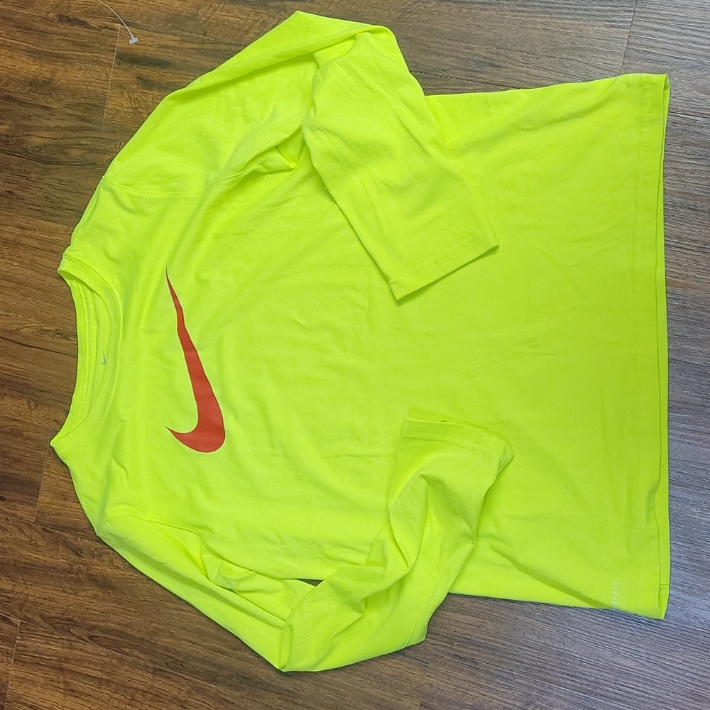 Nike youth xl long sleeve shirt